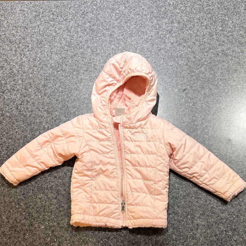 The North Face Kids Pink Puffer Jacket with Hood - Picture 2 of 5